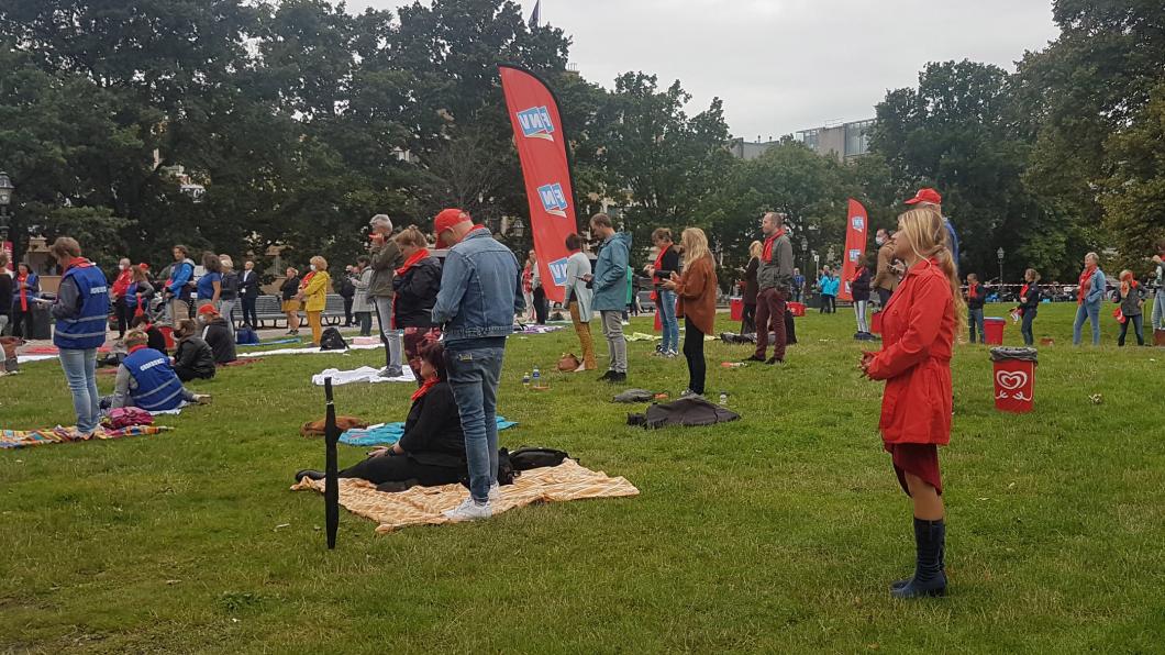 Lisa Westerveld op een demonstratie over de jeugdzorg