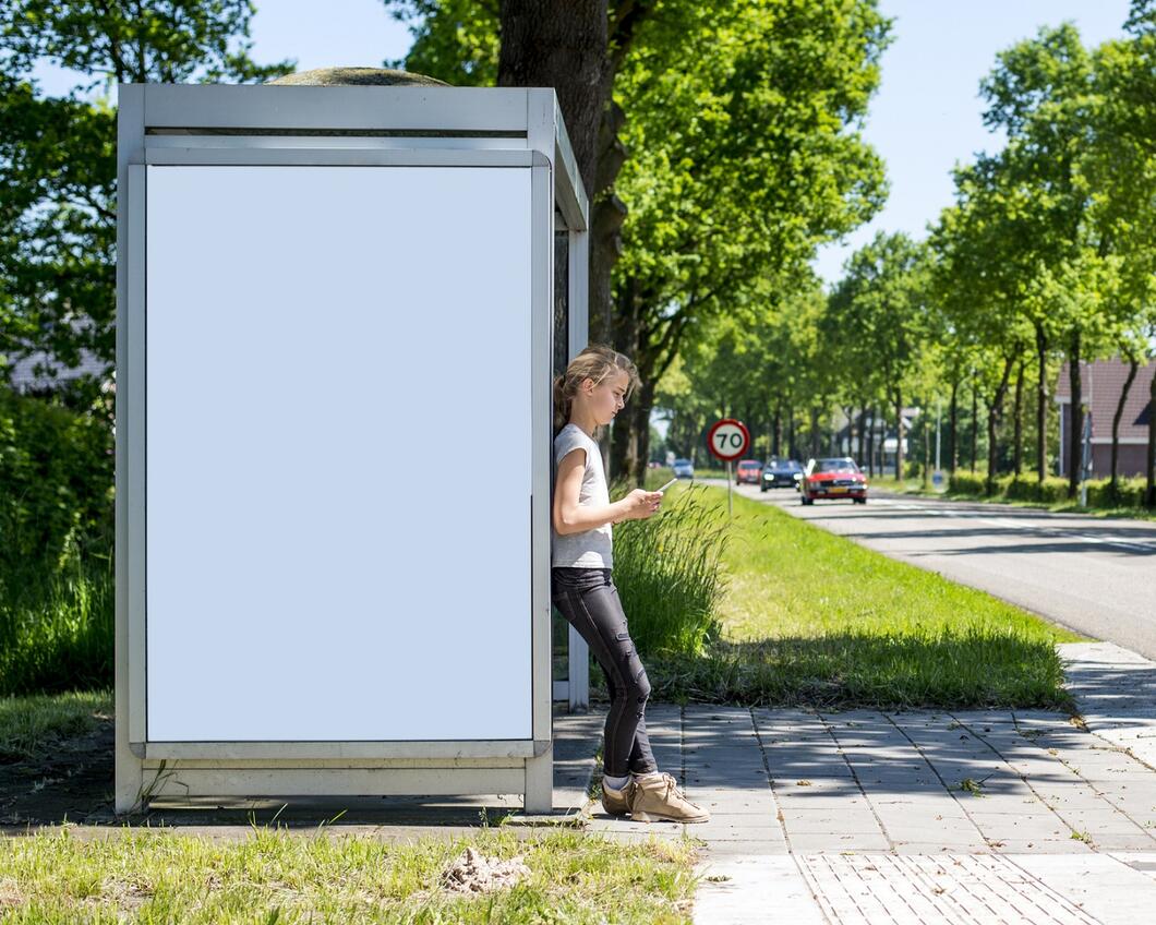 Abri op een bushokje