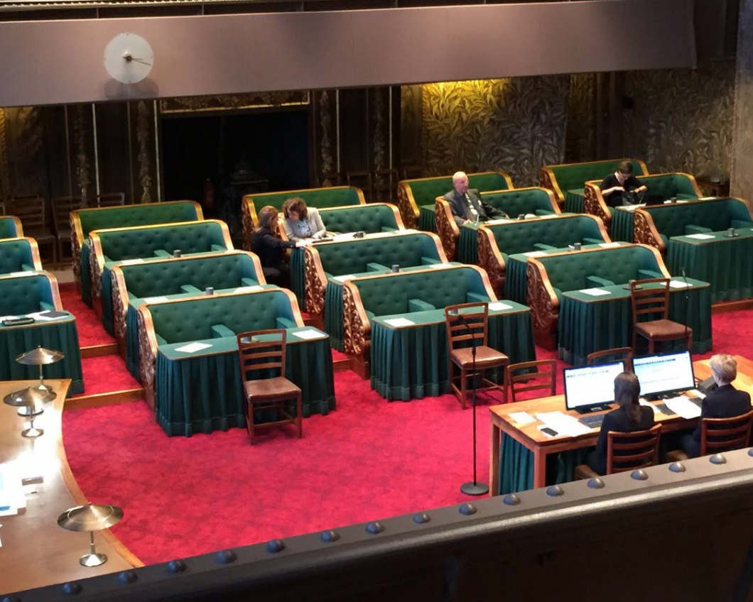 Tineke Strik in debat met staatssecretaris Klaas Dijkhoff.png