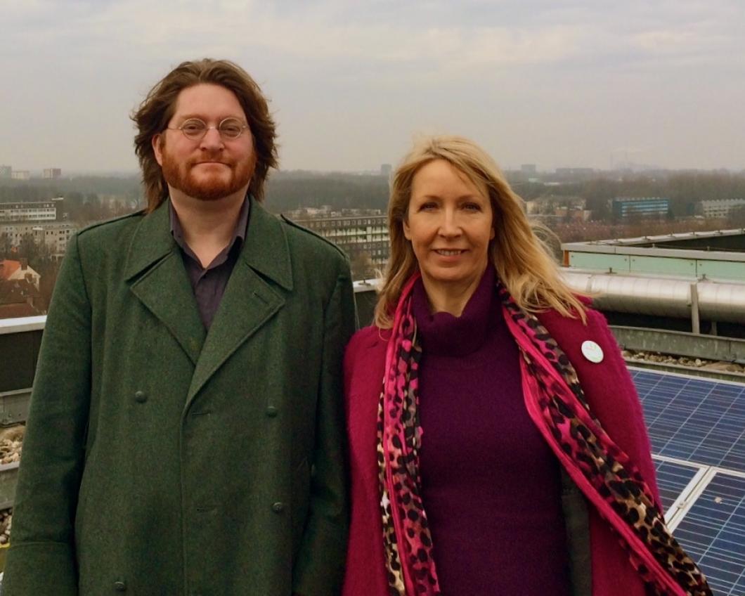 GroenLinks-Tweede Kamerlid Liesbeth van Tongeren en de Amsterdamse gemeenteraadskandidaat Jasper Groen presenteren het manifest Kies de zon