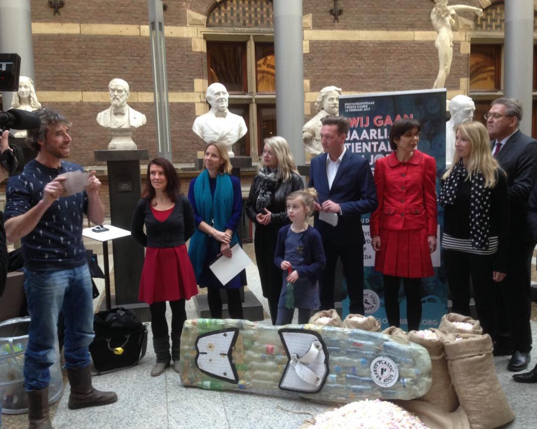 liesbeth statiegeld petitie.jpg